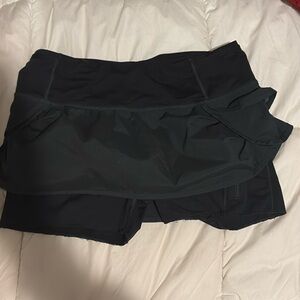SIZE 6 LULULEMON SKORT